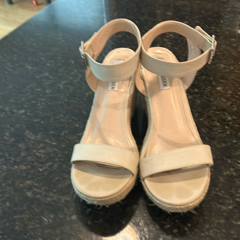 Sandals - Picture 3 of 7